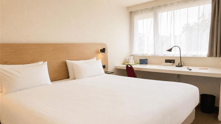 Hotel Campanile Evry Est Room