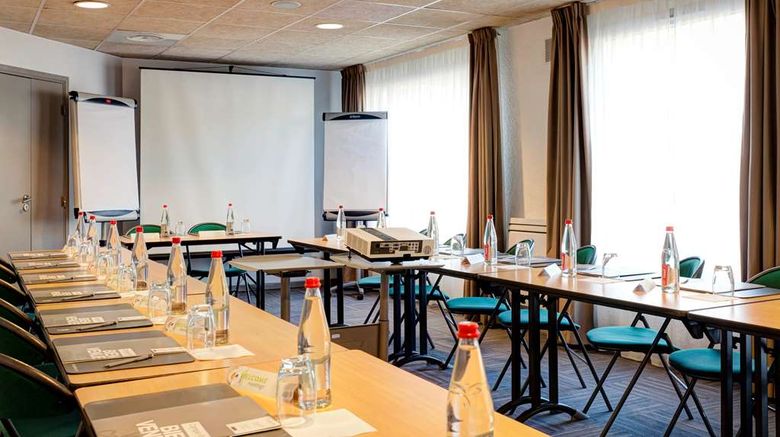 <b>Campanile Corbeil Essonnes Meeting</b>. Images powered by <a href="https://iceportal.shijigroup.com/" title="IcePortal" target="_blank">IcePortal</a>.