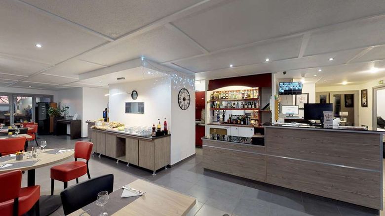 <b>Campanile Fontenay-Tresigny Lobby</b>. Images powered by <a href="https://iceportal.shijigroup.com/" title="IcePortal" target="_blank">IcePortal</a>.