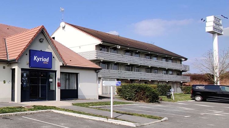 Campanile Fontenay-Tresigny Exterior