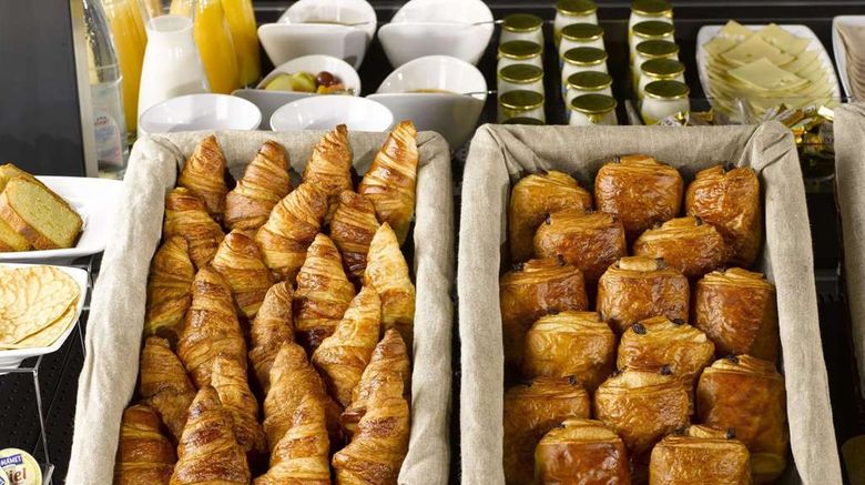 <b>Campanile Fontenay-Tresigny Restaurant</b>. Images powered by <a href="https://iceportal.shijigroup.com/" title="IcePortal" target="_blank">IcePortal</a>.