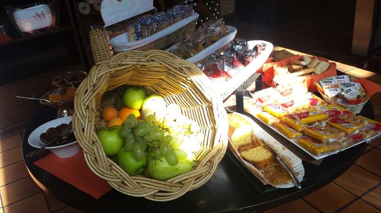 <b>Campanile Fontenay-Tresigny Restaurant</b>. Images powered by <a href="https://iceportal.shijigroup.com/" title="IcePortal" target="_blank">IcePortal</a>.