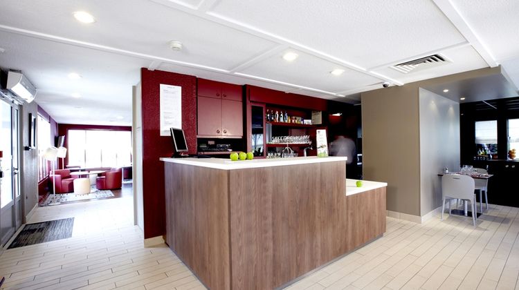 Campanile Grenoble North Lobby