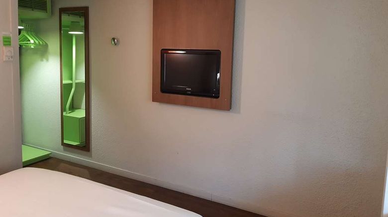 <b>Campanile Grenoble North Room</b>. Images powered by <a href="https://iceportal.shijigroup.com/" title="IcePortal" target="_blank">IcePortal</a>.