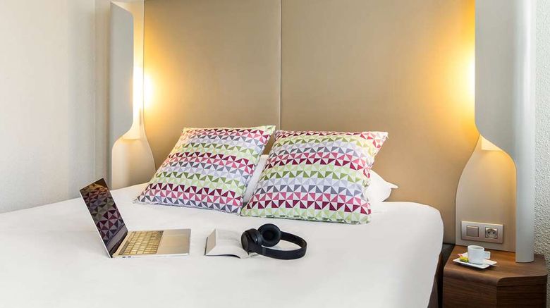 <b>Hotel Campanile Grenoble Sud Room</b>. Images powered by <a href="https://iceportal.shijigroup.com/" title="IcePortal" target="_blank">IcePortal</a>.
