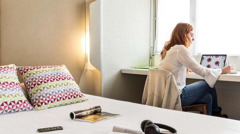 <b>Hotel Campanile Grenoble Sud Room</b>. Images powered by <a href="https://iceportal.shijigroup.com/" title="IcePortal" target="_blank">IcePortal</a>.