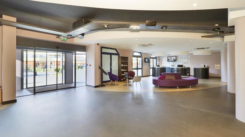 <b>Hotel Campanile Le Blanc Mesnil Lobby</b>. Images powered by <a href="https://iceportal.shijigroup.com/" title="IcePortal" target="_blank">IcePortal</a>.