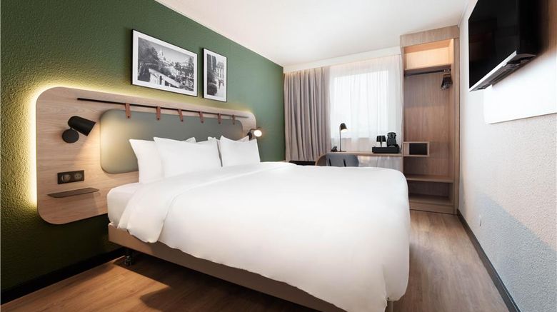 <b>Hotel Campanile Le Blanc Mesnil Room</b>. Images powered by <a href="https://iceportal.shijigroup.com/" title="IcePortal" target="_blank">IcePortal</a>.