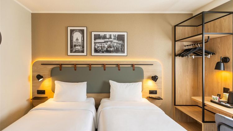 Hotel Campanile Le Blanc Mesnil Room