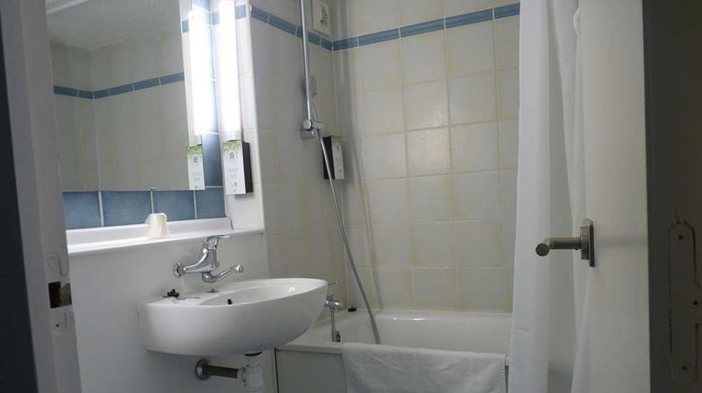 <b>Campanile Le Havre Room</b>. Images powered by <a href="https://iceportal.shijigroup.com/" title="IcePortal" target="_blank">IcePortal</a>.