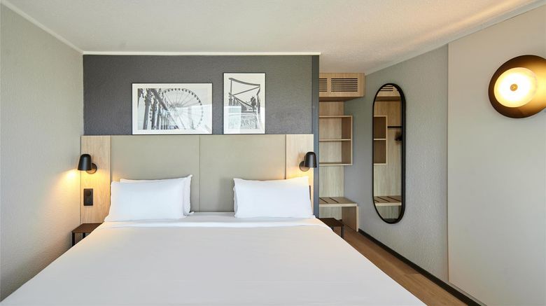 <b>Campanile le Havre North Room</b>. Images powered by <a href="https://iceportal.shijigroup.com/" title="IcePortal" target="_blank">IcePortal</a>.
