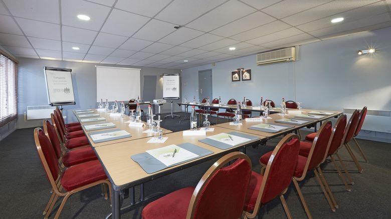 <b>Campanile Le Mans Centre Meeting</b>. Images powered by <a href="https://iceportal.shijigroup.com/" title="IcePortal" target="_blank">IcePortal</a>.