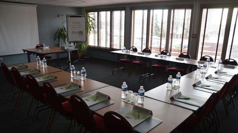 <b>Campanile Le Mans Centre Meeting</b>. Images powered by <a href="https://iceportal.shijigroup.com/" title="IcePortal" target="_blank">IcePortal</a>.