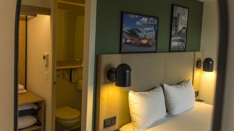 Campanile Le Mans Centre Room
