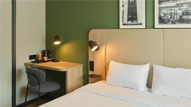 <b>Campanile Hotel Les Ulis - Courtaboeuf Room</b>. Images powered by <a href="https://iceportal.shijigroup.com/" title="IcePortal" target="_blank">IcePortal</a>.