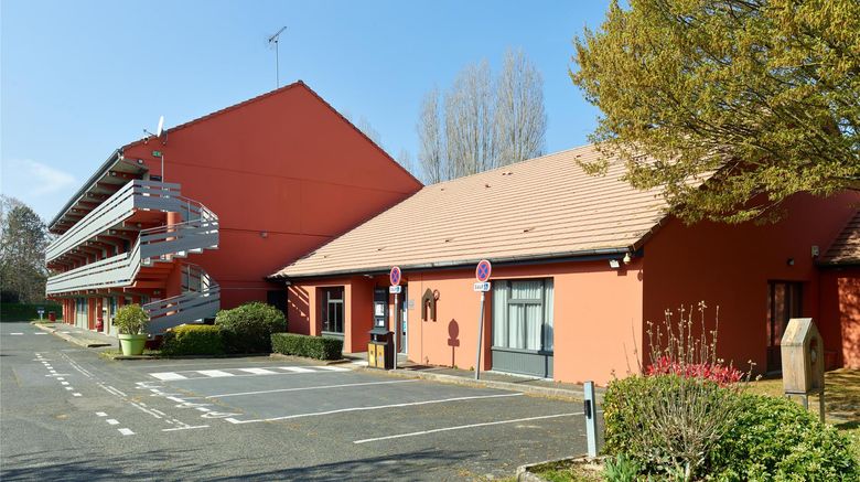 <b>Campanile Hotel Les Ulis - Courtaboeuf Exterior</b>. Images powered by <a href="https://iceportal.shijigroup.com/" title="IcePortal" target="_blank">IcePortal</a>.