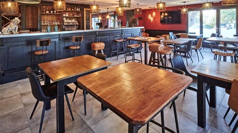 <b>Hotel Campanile Lille Est Restaurant</b>. Images powered by <a href="https://iceportal.shijigroup.com/" title="IcePortal" target="_blank">IcePortal</a>.