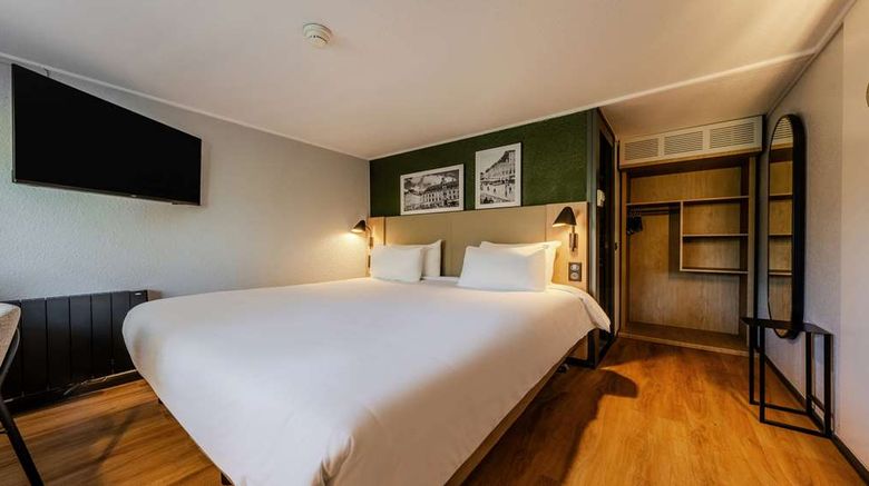 <b>Campanile Hotel Villeneuve d'Ascq Room</b>. Images powered by <a href="https://iceportal.shijigroup.com/" title="IcePortal" target="_blank">IcePortal</a>.
