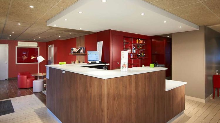 Campanile Lille South Lobby