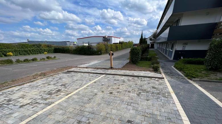 <b>Hotel Kyriad Lisieux Exterior</b>. Images powered by <a href="https://iceportal.shijigroup.com/" title="IcePortal" target="_blank">IcePortal</a>.