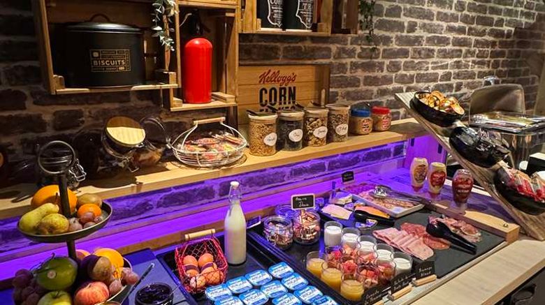 <b>Hotel Kyriad Lisieux Restaurant</b>. Images powered by <a href="https://iceportal.shijigroup.com/" title="IcePortal" target="_blank">IcePortal</a>.