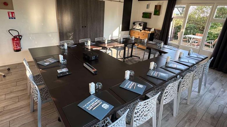 <b>Hotel Kyriad Lisieux Meeting</b>. Images powered by <a href="https://iceportal.shijigroup.com/" title="IcePortal" target="_blank">IcePortal</a>.