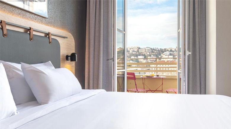 <b>Campanile Hotel Lyon Center Room</b>. Images powered by <a href="https://iceportal.shijigroup.com/" title="IcePortal" target="_blank">IcePortal</a>.