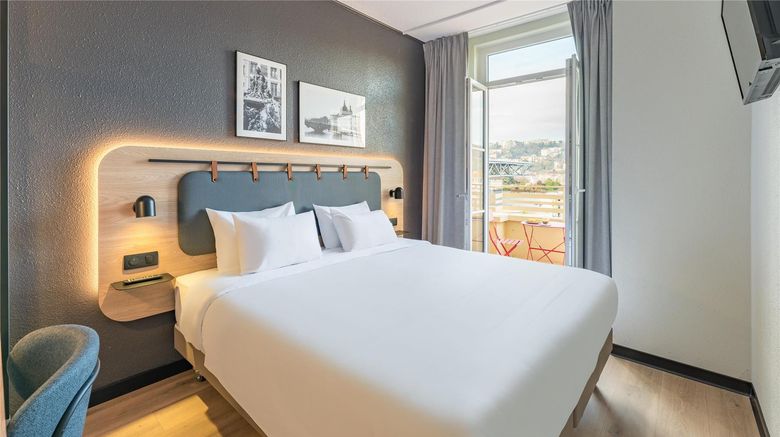 Campanile Hotel Lyon Center Room. Images powered by <a href="https://iceportal.shijigroup.com" target="_blank" rel="noopener">Ice Portal</a>.