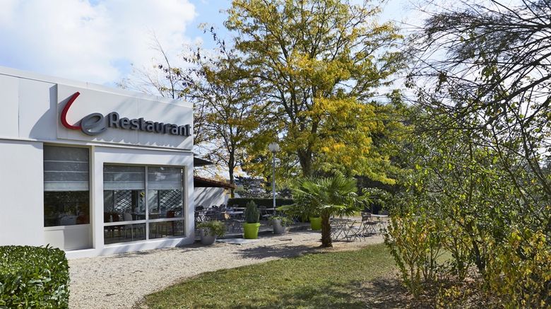 <b>Campanile Lyon-Ecully Restaurant</b>. Images powered by <a href="https://iceportal.shijigroup.com/" title="IcePortal" target="_blank">IcePortal</a>.