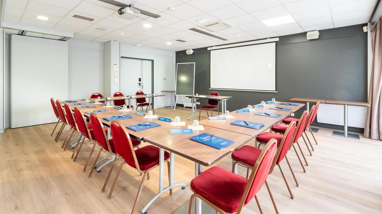 <b>Campanile Lyon Ouest Meeting</b>. Images powered by <a href="https://iceportal.shijigroup.com/" title="IcePortal" target="_blank">IcePortal</a>.