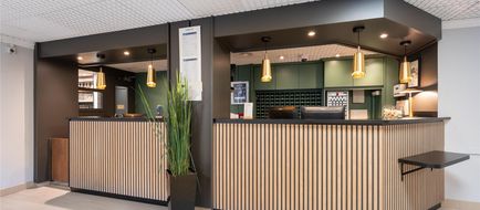 Campanile Lyon Ouest Lobby