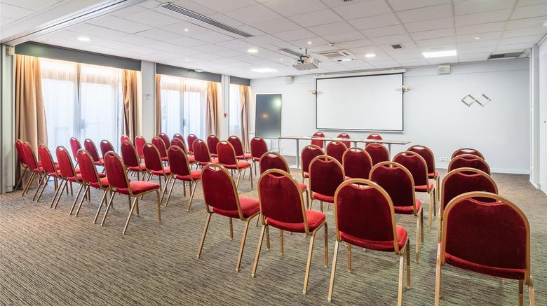 <b>Campanile Lyon Ouest Meeting</b>. Images powered by <a href="https://iceportal.shijigroup.com/" title="IcePortal" target="_blank">IcePortal</a>.