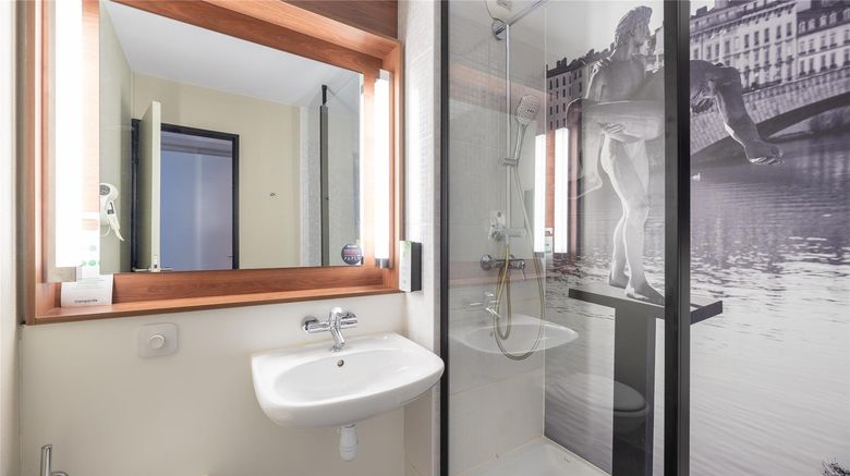<b>Campanile Lyon Ouest Room</b>. Images powered by <a href="https://iceportal.shijigroup.com/" title="IcePortal" target="_blank">IcePortal</a>.