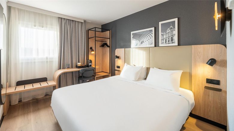 <b>Campanile Lyon Ouest Room</b>. Images powered by <a href="https://iceportal.shijigroup.com/" title="IcePortal" target="_blank">IcePortal</a>.