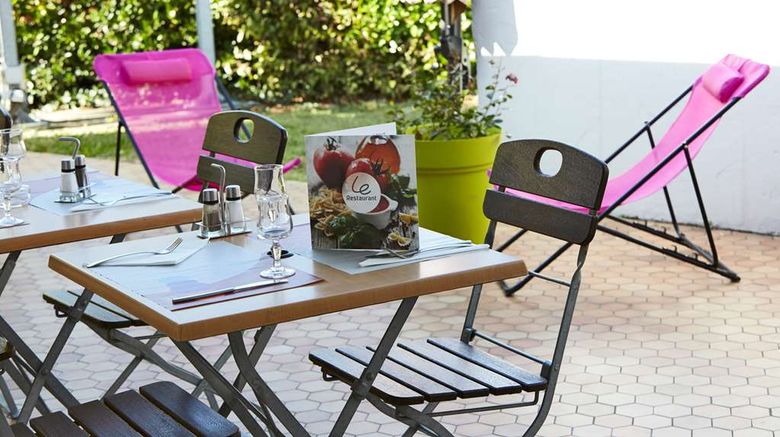 <b>Campanile Hotel Lyon South Restaurant</b>. Images powered by <a href="https://iceportal.shijigroup.com/" title="IcePortal" target="_blank">IcePortal</a>.