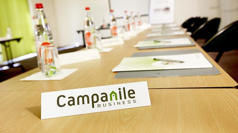 <b>Campanile Marseille Saint Antoine Meeting</b>. Images powered by <a href="https://iceportal.shijigroup.com/" title="IcePortal" target="_blank">IcePortal</a>.