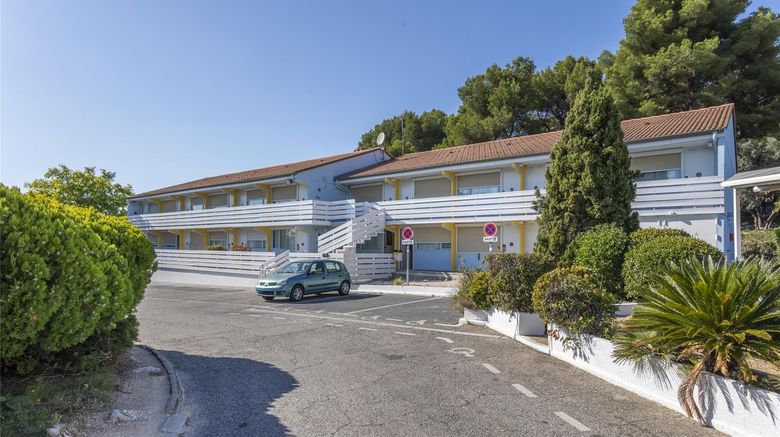 <b>Campanile Marseille Saint Antoine Exterior</b>. Images powered by <a href="https://iceportal.shijigroup.com/" title="IcePortal" target="_blank">IcePortal</a>.