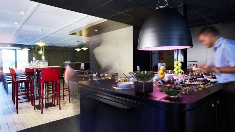 <b>Hotel Campanile Marseille East Restaurant</b>. Images powered by <a href="https://iceportal.shijigroup.com/" title="IcePortal" target="_blank">IcePortal</a>.