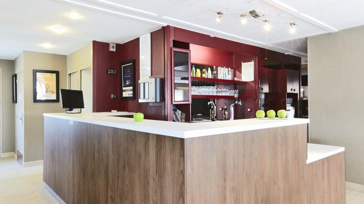 Campanile Hotel  Maubeuge Lobby