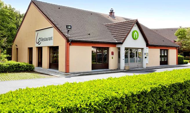 Campanile Hotel  Maubeuge Exterior