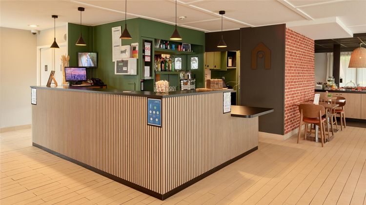 Campanile Meaux Est Lobby