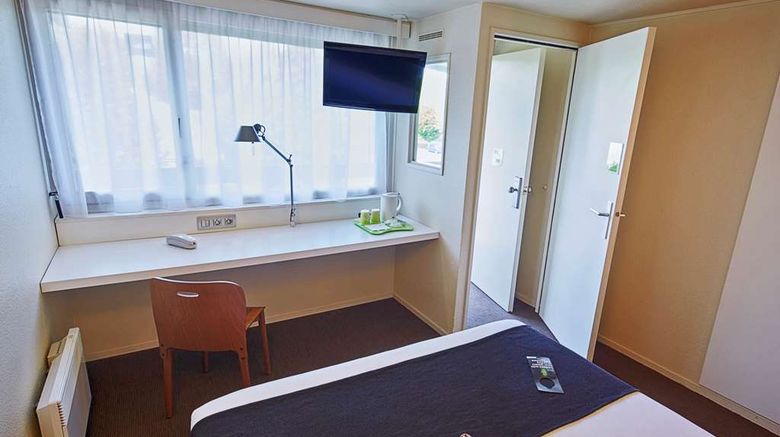 <b>Campanile Melun Senart-Vert Saint Denis Room</b>. Images powered by <a href="https://iceportal.shijigroup.com/" title="IcePortal" target="_blank">IcePortal</a>.