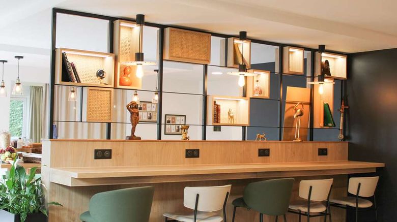 <b>Campanile Melun Senart-Vert Saint Denis Lobby</b>. Images powered by <a href="https://iceportal.shijigroup.com/" title="IcePortal" target="_blank">IcePortal</a>.