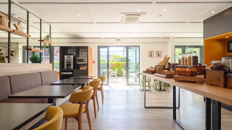 <b>Campanile Metz-Sud Jouy aux Arches Restaurant</b>. Images powered by <a href="https://iceportal.shijigroup.com/" title="IcePortal" target="_blank">IcePortal</a>.