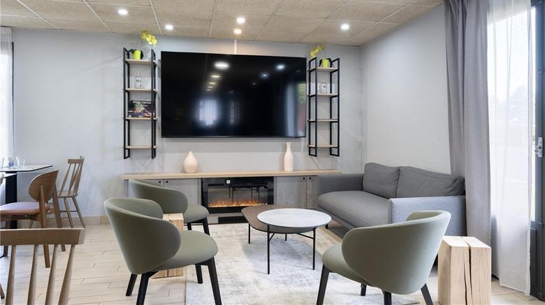 <b>Campanile Hotel Lobby</b>. Images powered by <a href="https://iceportal.shijigroup.com/" title="IcePortal" target="_blank">IcePortal</a>.