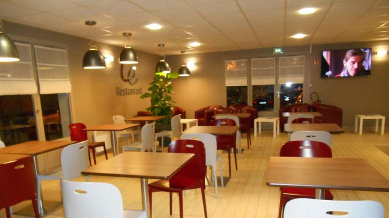 <b>Campanile Montlucon/St Victor Restaurant</b>. Images powered by <a href="https://iceportal.shijigroup.com/" title="IcePortal" target="_blank">IcePortal</a>.