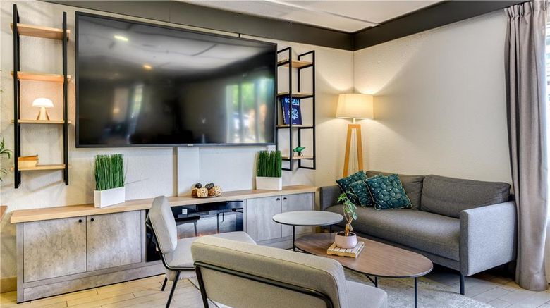 Hotel Campanile EST - Le Millenaire Lobby. Images powered by <a href="https://iceportal.shijigroup.com" target="_blank" rel="noopener">Ice Portal</a>.