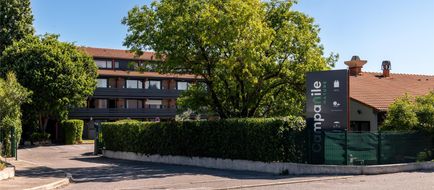 Hotel Campanile Nature Exterior