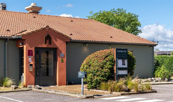 Hotel Campanile Nature Exterior