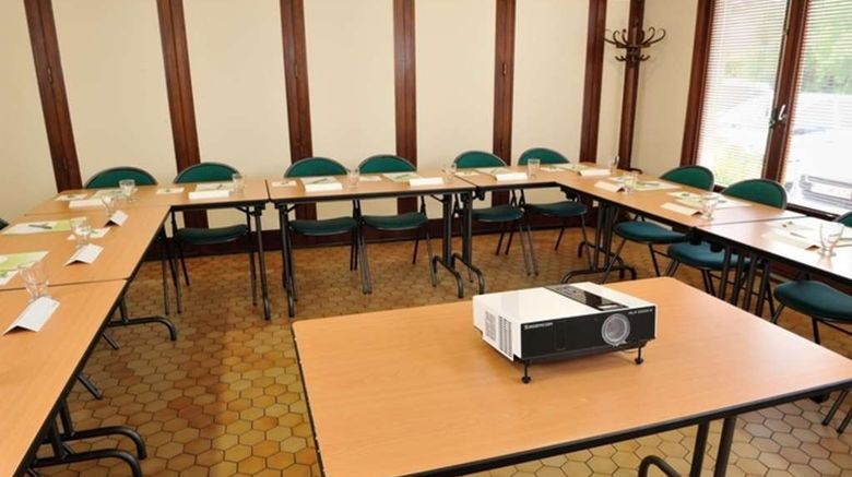 <b>Campanile Moulins/Avermes Meeting</b>. Images powered by <a href="https://iceportal.shijigroup.com/" title="IcePortal" target="_blank">IcePortal</a>.